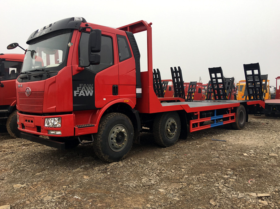 【25噸】解放J6小三軸低平板運輸車